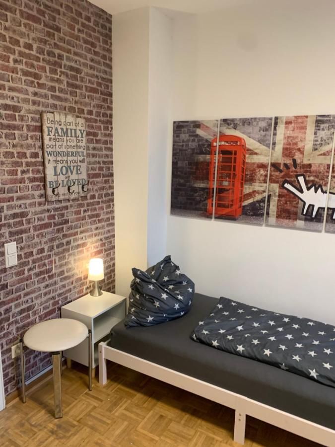 Mainpark Apartment 4 Schlafzimmer Bis Zu 10 Personen Direkt Ueber Aschaffapartment Bei Aschaffenburg Mainaschaff Exterior foto